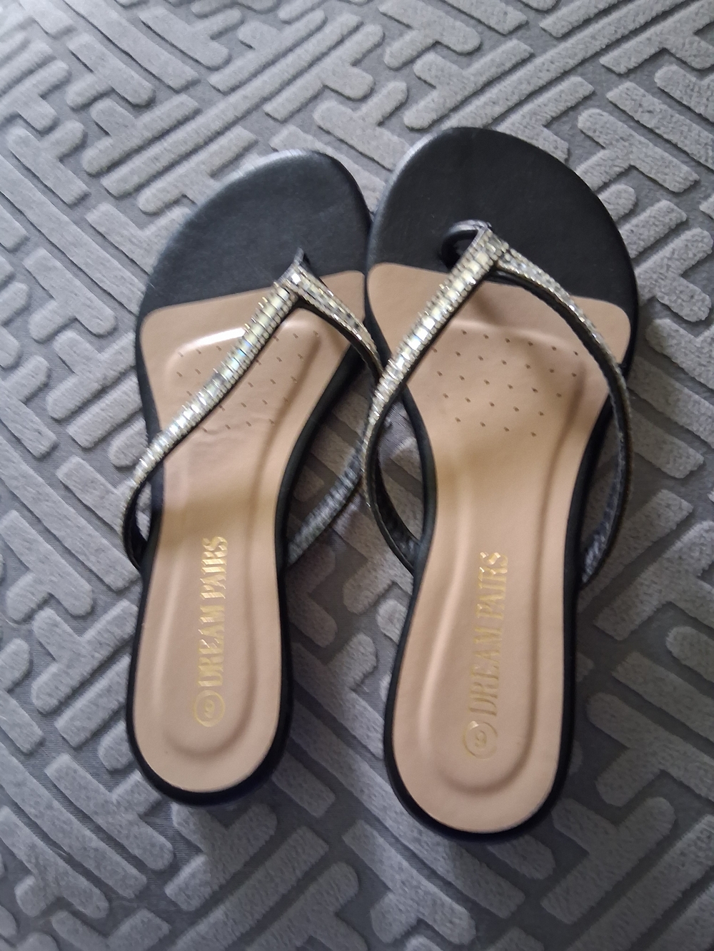 Dream Pairs Women's Black Flip Flop Sandals with Metallic Straps